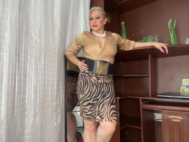 MisseScarleth - Live porn &amp; sex cam - 23490397