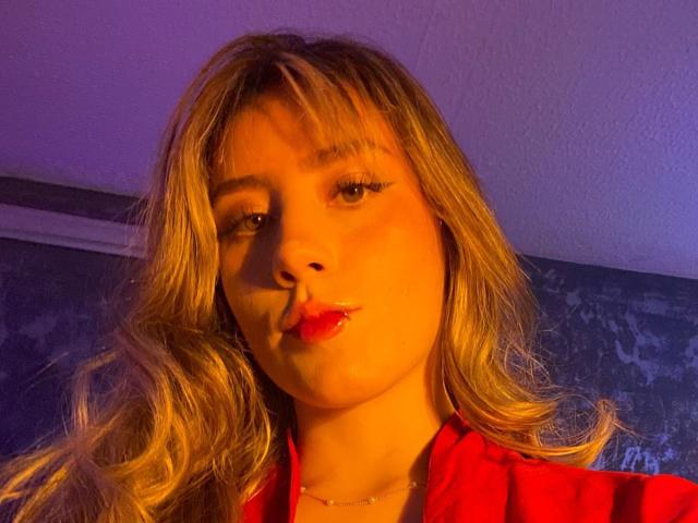 LivelyVanderWood - Live porn &amp; sex cam - 23500685