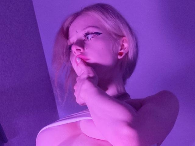 ExcitedBlizzard - Live porn &amp; sex cam - 23502621