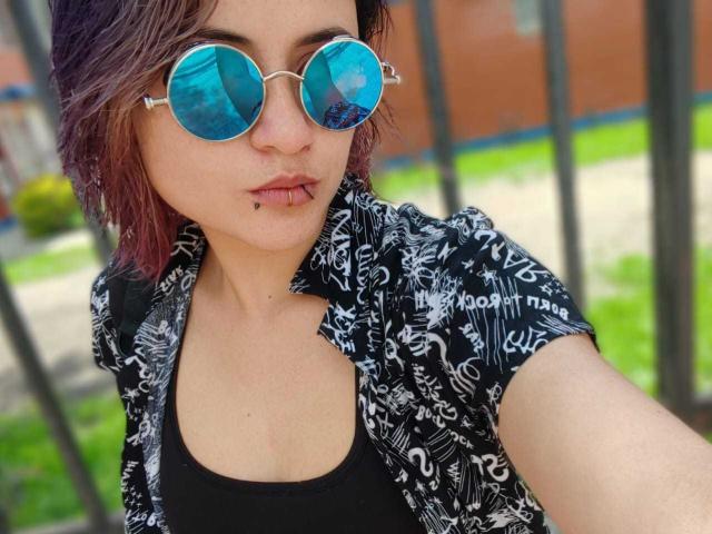 CassieJones - 라이브 포르노 &amp; 섹스 캠 - 23502781