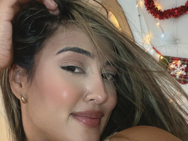 MaeCollins - Live porn &amp; sex cam - 23503813