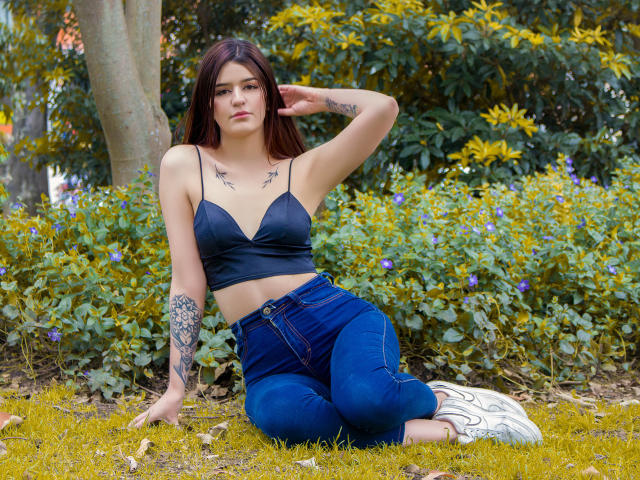 LiaHarrys - Live Sex Cam - 23511725