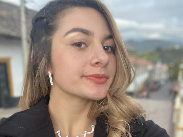 AtheneaRossi - Sexe cam en vivo - 23516381