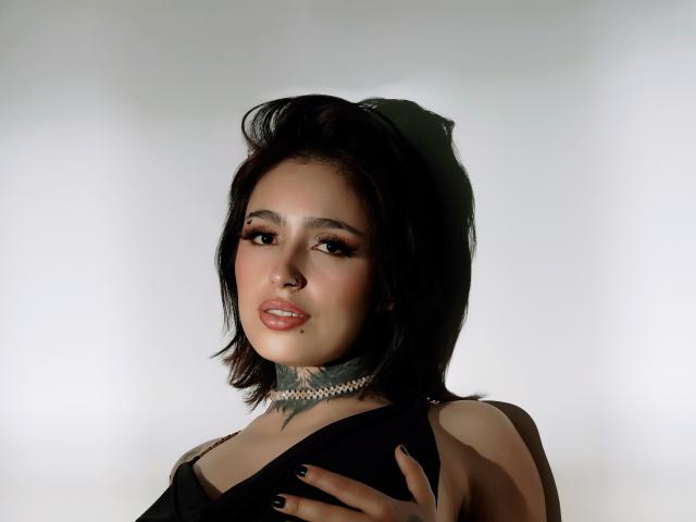 MartinaPalmer - Live porn &amp; sex cam - 23517769