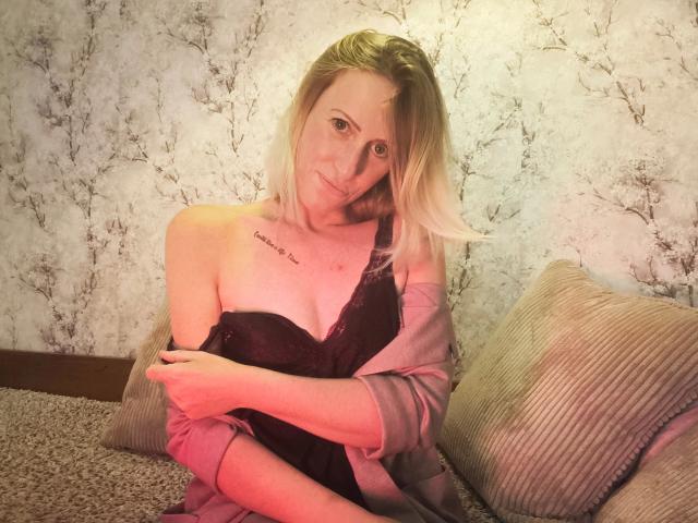 Summerlove-hot - сексуальная веб-камера в реальном времени - 23521397