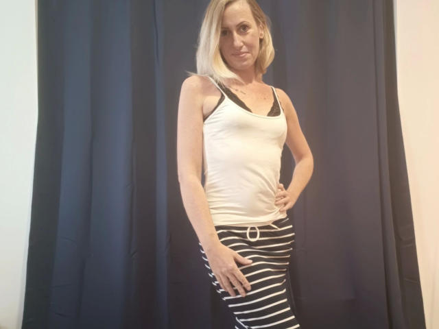 Summerlove-hot - Live porn &amp; sex cam - 23521409