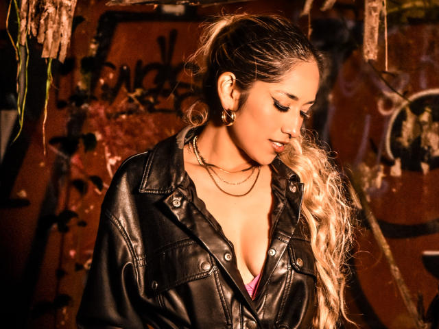 BrianaHarpers - Live porn &amp; sex cam - 23532641