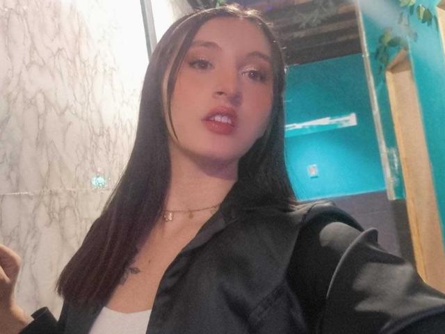 ZoeCortes - Live sexe cam - 23534069