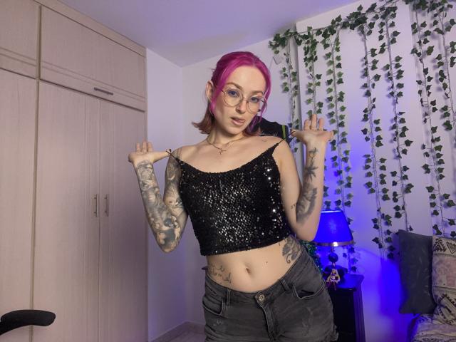 LyssaRou - Live Sex Cam - 23552065