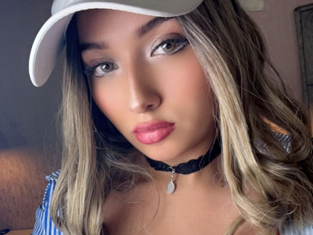 LillyTaylor - Élő pornó és szexkamera - 23552561