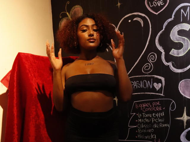 AmberQueeny - Live porn &amp; sex cam - 23555121