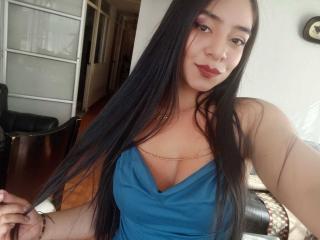 AlessiaEvans - Live porn &amp; sex cam - 23562205