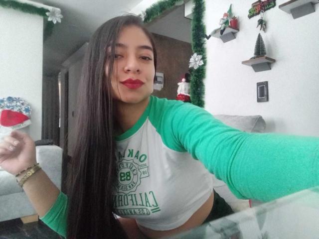 AlessiaEvans - Live porn &amp; sex cam - 23562237