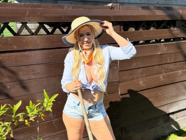 BriannaEllams - Live porn &amp; sex cam - 23562377