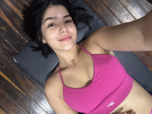 ScarlletZhen - Live porn &amp; sex cam - 23565685