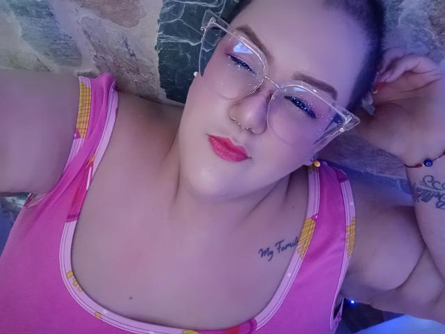 GiannaMorrys - Live sex cam - 23566521