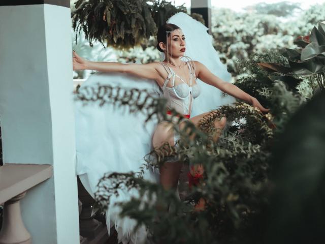 AmiraTailor - Live porn &amp; sex cam - 23571125