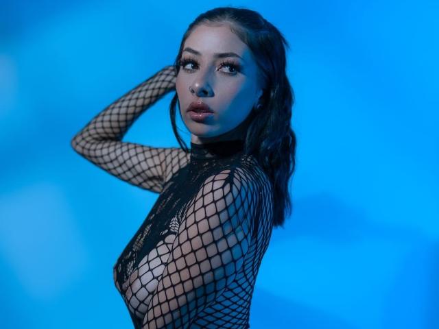 AmiraTailor - Live porn &amp; sex cam - 23571149