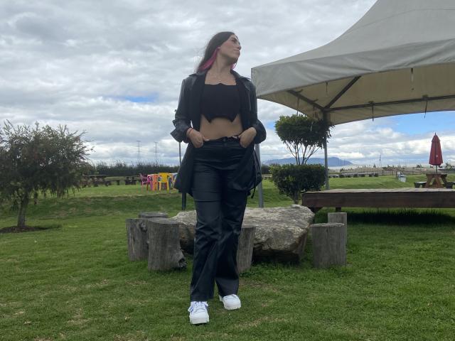 JazzeRusot - Live sexe cam - 23573225