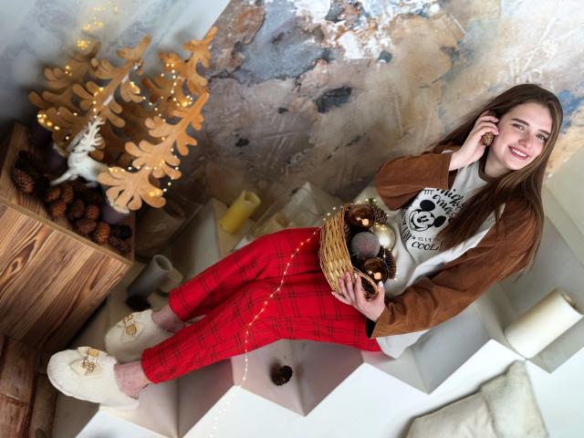 CarolineHott69 - сексуальная веб-камера в реальном времени - 23574129