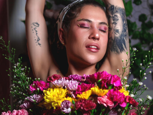 HellenK - Live Sex Cam - 23575125