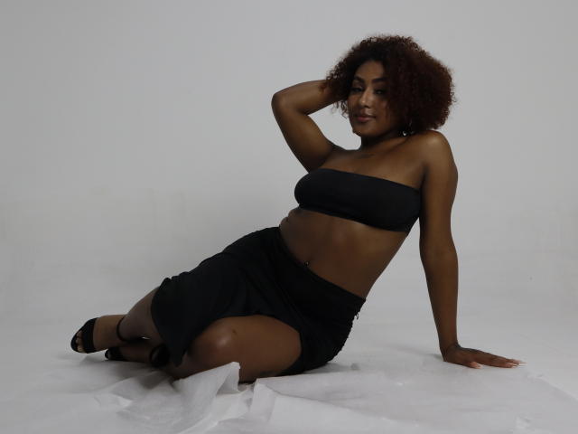 AmberQueeny - Live porn &amp; sex cam - 23576397