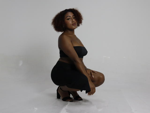 AmberQueeny - Live porn &amp; sex cam - 23576529