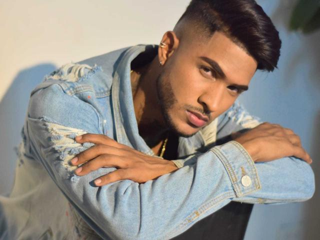 ZackBrown - Live porn &amp; sex cam - 23585237