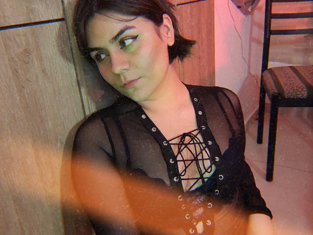 IsabelaCooper - Live sex cam - 23587013