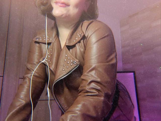 IsabelaCooper - Live sex cam - 23587045