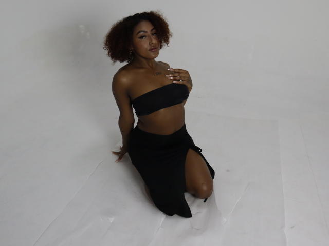 AmberQueeny - Camera khiêu dâm &amp; quyến rũ trực tiếp - 23594769