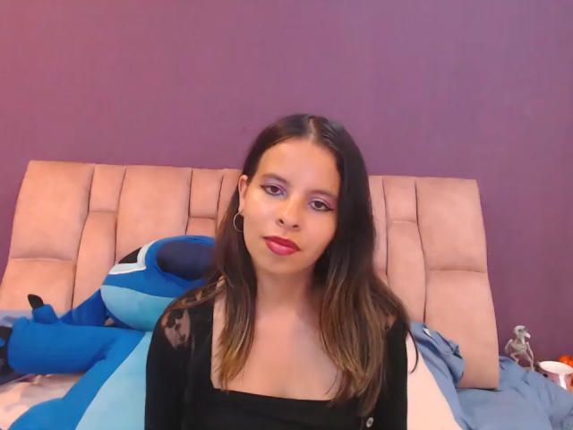 JuliaWaine - Live porn &amp; sex cam - 23595629