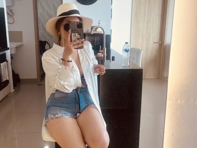 LeahReid - Live porn &amp; sex cam - 23602081