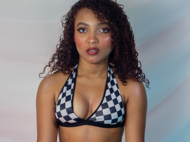 LoraineRioss - Live porn &amp; sex cam - 23607173