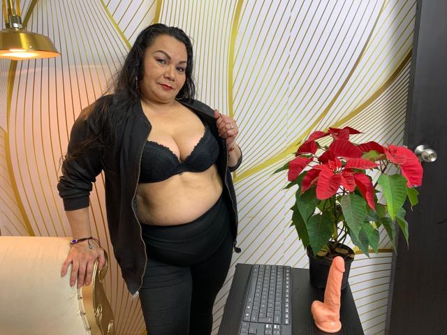 EllenaMilf - פורנו בשידור חי ומצלמת סקס - 23609013