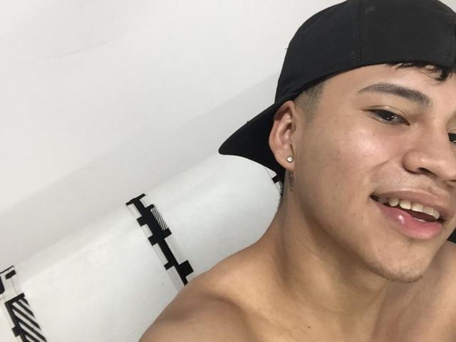 logannth - Live sex cam - 23611073