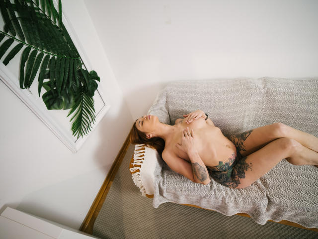 SugarBonny - Live porn &amp; sex cam - 23614889