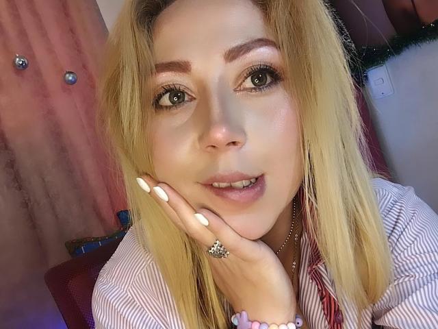 DouceKhrystine - Live porn &amp; sex cam - 23618177