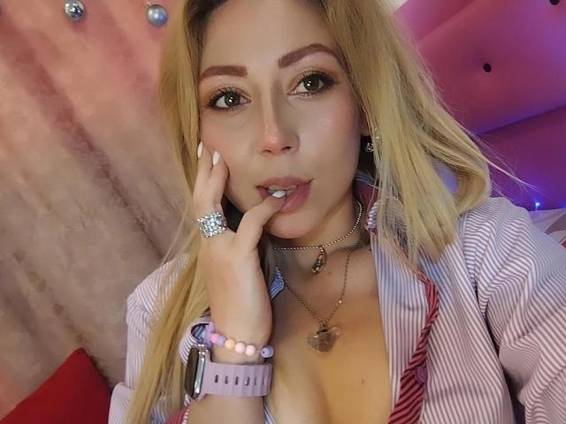 DouceKhrystine - Live porn &amp; sex cam - 23618181