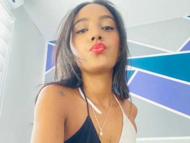 MissCharlotts - Live porn &amp; sex cam - 23622941