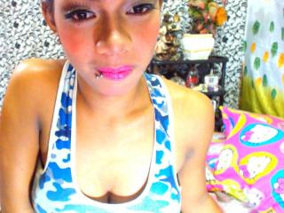AsianJolieWapak - Webcam live xXx with a asian Shemale 
