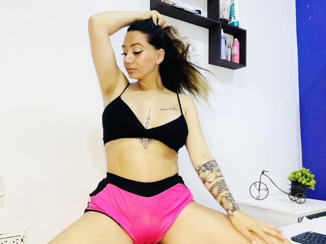 SophieLombardo - Sexe cam en vivo - 23628553