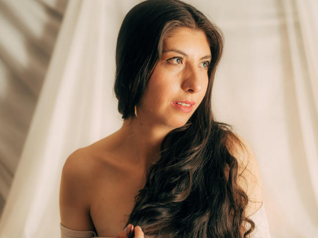 MeganKlein - Élő pornó és szexkamera - 23637465