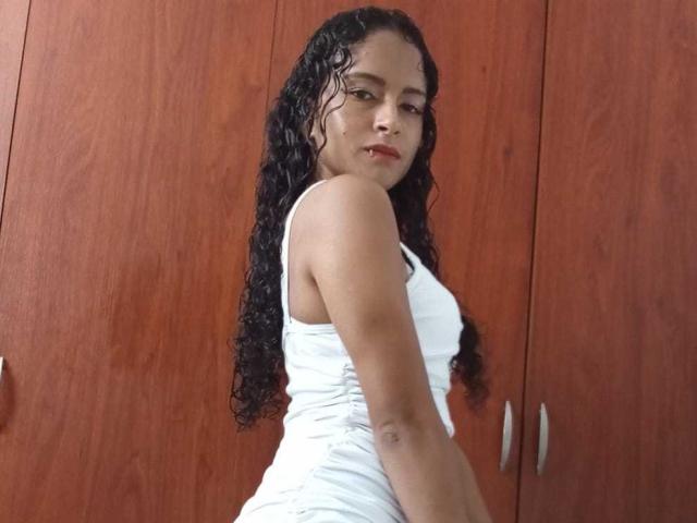 EmmaWod - сексуальная веб-камера в реальном времени - 23646357