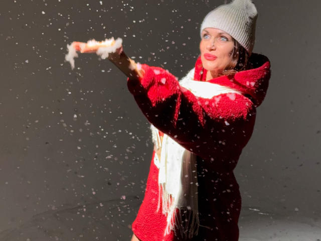 LisaTreds - Live sex cam - 23656513