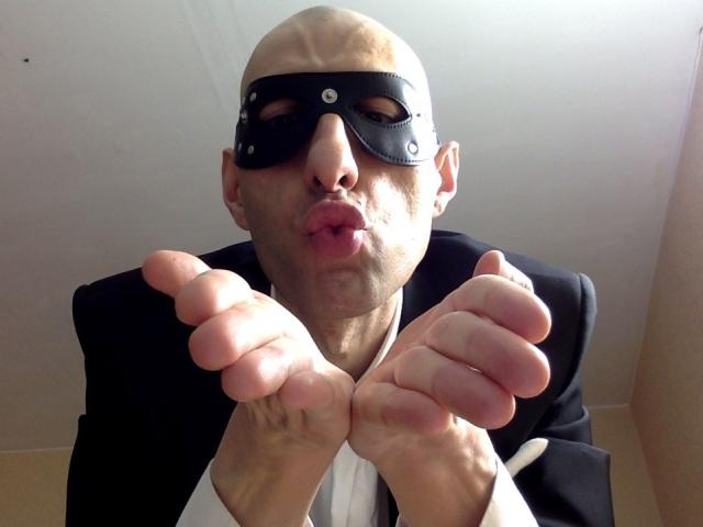 HandsomeAlfie - Live porn &amp; sex cam - 23662405