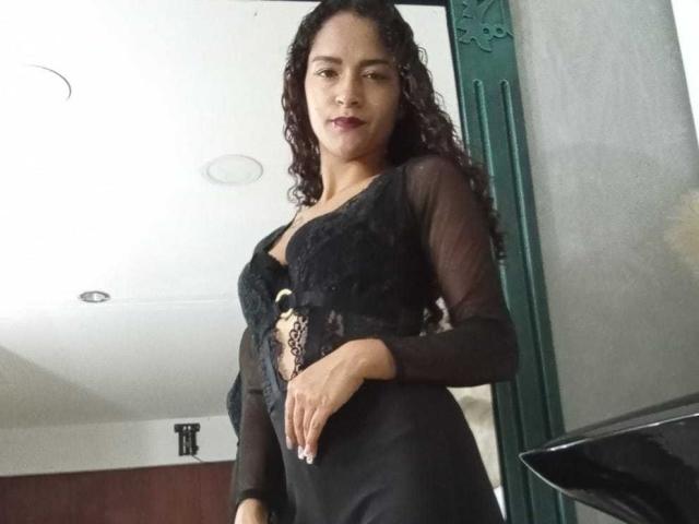 EmmaWod - Camera khiêu dâm &amp; quyến rũ trực tiếp - 23666549