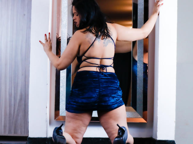 ValeriaaMontoya - Camera khiêu dâm &amp; quyến rũ trực tiếp - 23667897