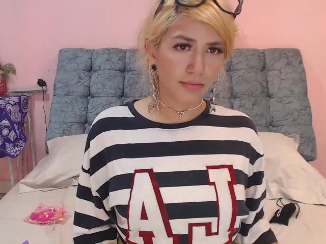 MebelRoberts - Live porn &amp; sex cam - 23668329