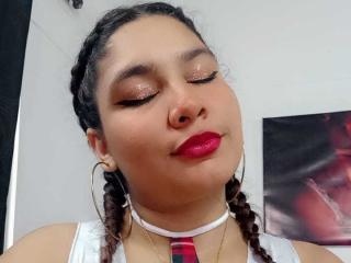 MeganDiamonds - Live porn &amp; sex cam - 23668421